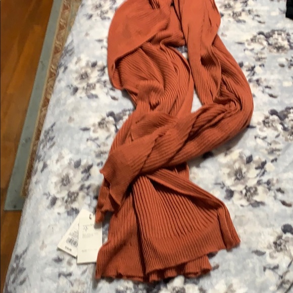 🌺 black one piece 🧣 scarf 🌺 - Picture 6 of 6